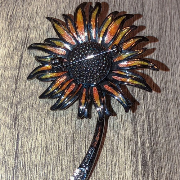 Joan Rivers Flower🌻 Pin - Picture 2 of 5